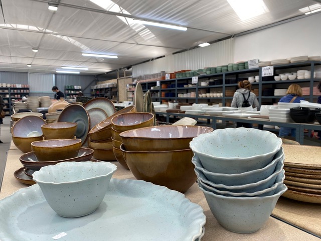 tienda de loza en tomiño