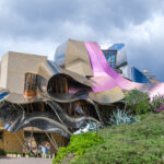 Bodegas Marqués de Riscal en Rioja Alavesa: Vino, Historia y Lujo en una Experiencia Única