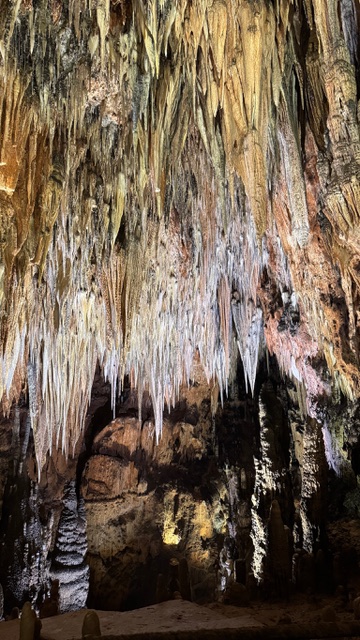 visitar las cuevas de valporquero